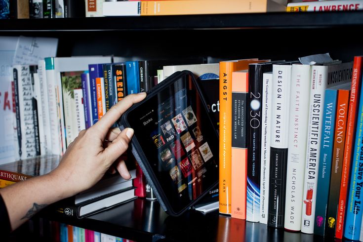 Best Book Publishing Options for New Authors